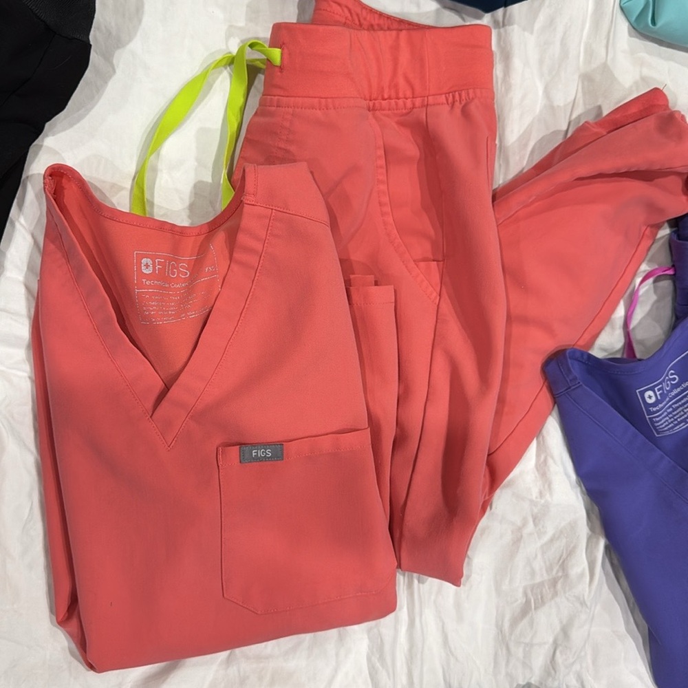 FIGS scrubs set in Coral